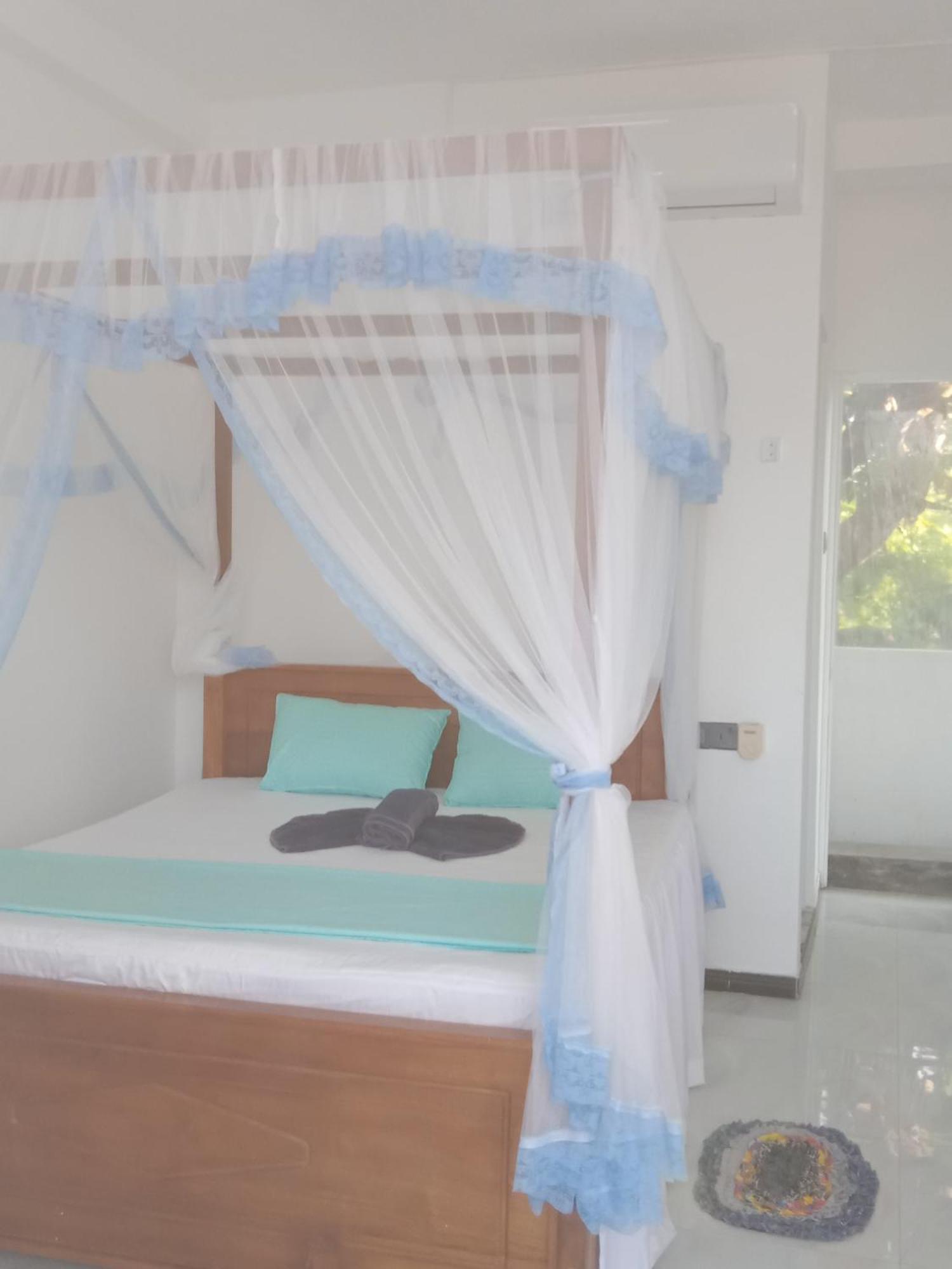 Moon Light Guest Bed & Breakfast Mirissa Oda fotoğraf