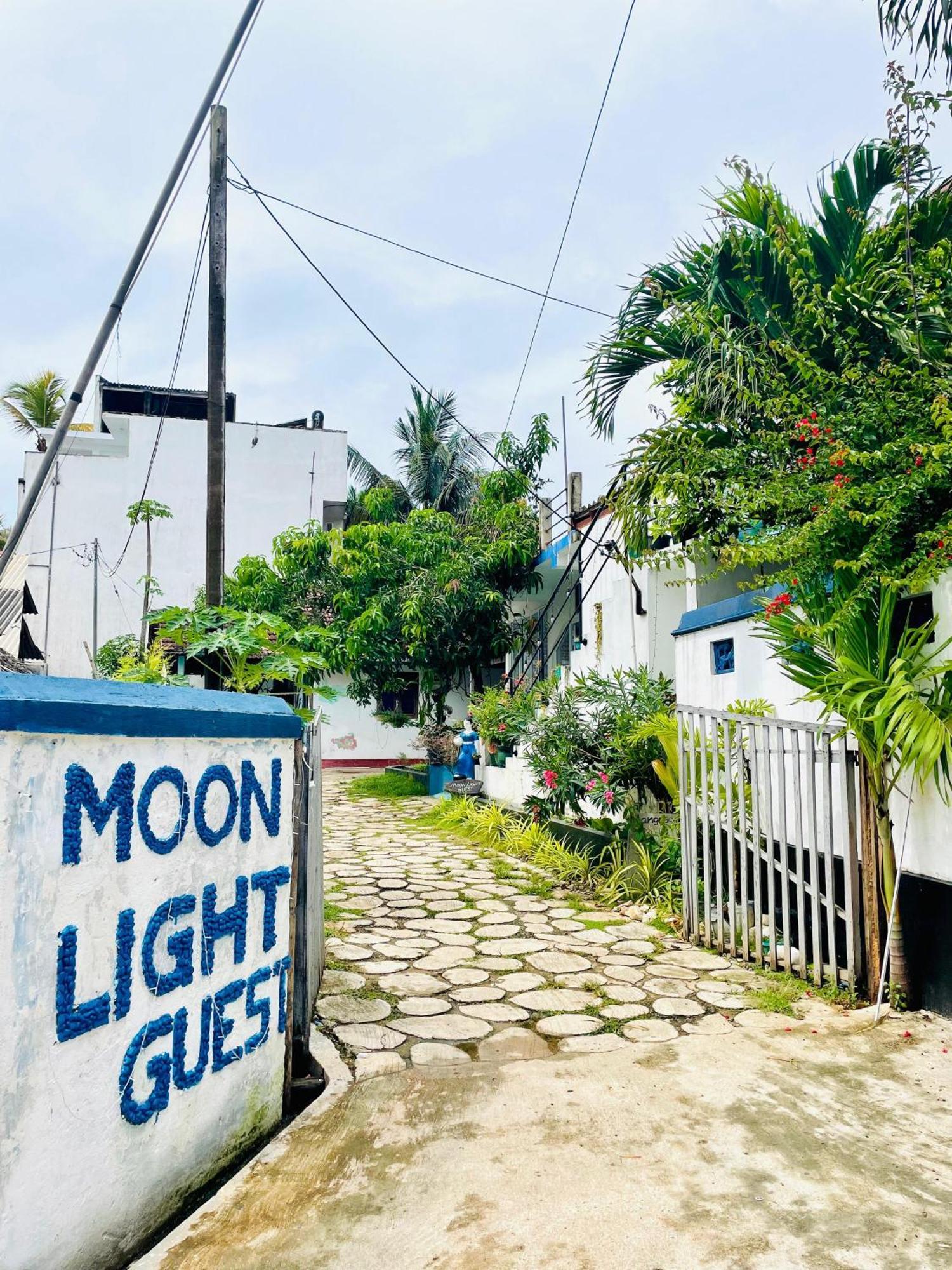 Moon Light Guest Bed & Breakfast Mirissa Dış mekan fotoğraf